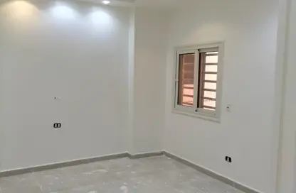 Apartment - 4 Bedrooms - 2 Bathrooms for rent in North Lotus - El Lotus - New Cairo City - Cairo