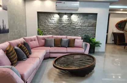 Apartment - 3 Bedrooms - 3 Bathrooms for sale in Hyde Park - New Cairo City - Cairo