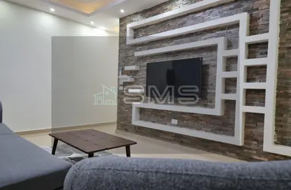 شقة - 4 غرف نوم - 3 حمامات للايجار في حى اسكان الجامعه الامريكية - كمبوندات التجمع الخامس - التجمع الخامس - مدينة القاهرة الجديدة - القاهرة