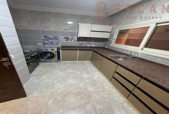 8243366 - Property Image 3