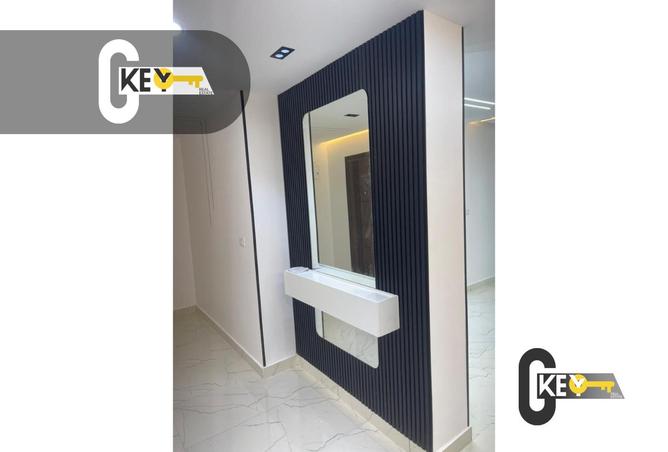 8081368 - Property Image 2