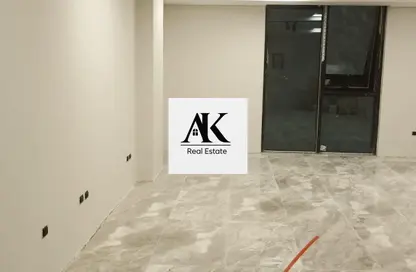 Office Space - Studio - 1 Bathroom for rent in Hyde Park Business District Mall - South Teseen St. - The 5th Settlement - New Cairo City - Cairo