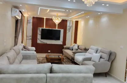 شقة - 3 غرف نوم - 3 حمامات للبيع في شارع وادي النيل - المهندسين - الجيزة