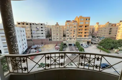 شقة - 2 غرف نوم - 1 حمام للبيع في شارع الجامعة الحديثة - الهضبة الوسطي - المقطم - القاهرة