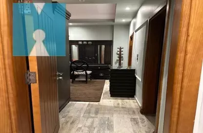 شقة - 3 غرف نوم - 2 حمامات للايجار في الحي الثامن - الشيخ زايد - الجيزة