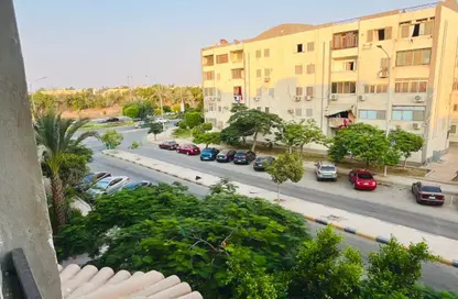 Apartment - 2 Bedrooms - 2 Bathrooms for sale in 1st District - Sheikh Zayed City - Giza