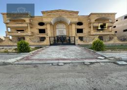 شقة - 4 غرف نوم - 3 حمامات for للبيع in حي النادي - مدينة الشروق - القاهرة