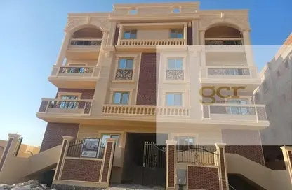 Whole Building - 7+ Bedrooms - 7+ Bathrooms for sale in Makkah Al Mokarama St. - West Somid - 6 October City - Giza