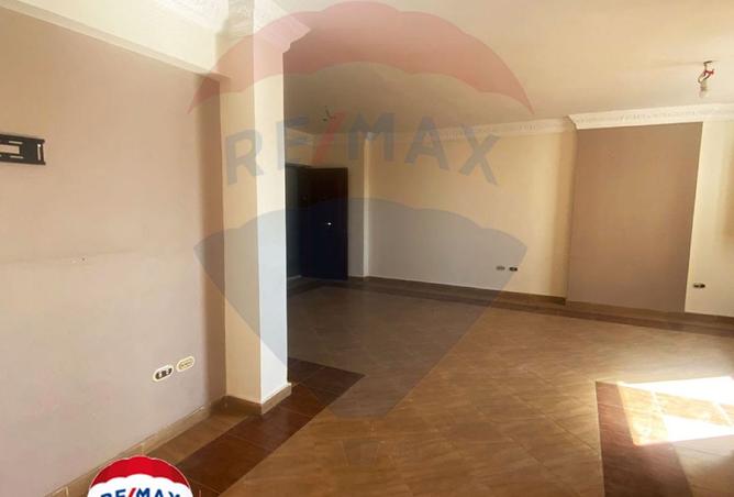 8027609 - Property Image 2
