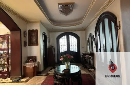 فيلا - 5 غرف نوم - 5 حمامات للبيع في المنطقة د - حى جنوب الاكايمية - مدينة القاهرة الجديدة - القاهرة