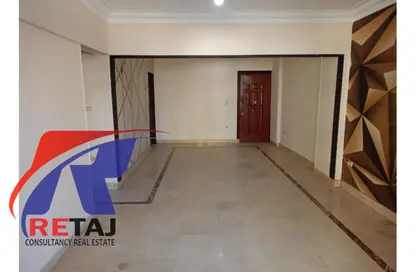 Apartment - 4 Bedrooms - 1 Bathroom for rent in Al Tayaran St. - Rabaa Al Adaweyah - Nasr City - Cairo