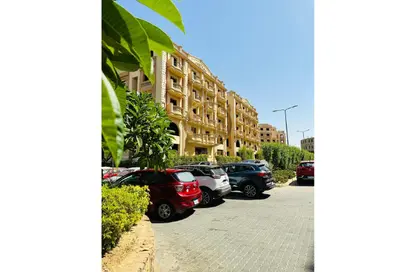 Apartment - 3 Bedrooms - 2 Bathrooms for sale in Al Ashrafiya - North Investors Area - New Cairo City - Cairo
