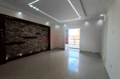 شقة - 3 غرف نوم - 1 حمام للبيع في محرم بك - حي شرق - الاسكندرية