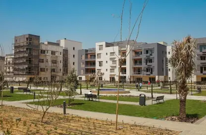 Apartment - 2 Bedrooms - 3 Bathrooms for sale in District 5 - 5th Settlement Compounds - The 5th Settlement - New Cairo City - Cairo