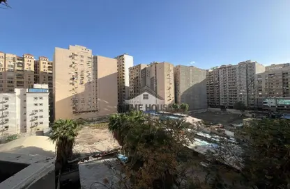 Apartment - 3 Bedrooms - 2 Bathrooms for sale in Kamal Eldin Salah St. - Smouha - Hay Sharq - Alexandria
