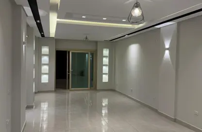 شقة - 2 غرف نوم - 2 حمامات للايجار في عمارات البنفسج - البنفسج - مدينة القاهرة الجديدة - القاهرة