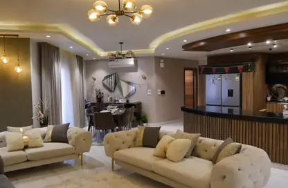 شقة - 3 غرف نوم - 2 حمامات للبيع في شارع المهندس احمد كمال حمدي - الحي السادس عشر - الشيخ زايد - الجيزة