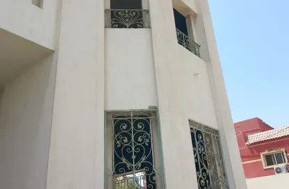 فيلا - 6 غرف نوم - 6 حمامات للبيع في شارع البستان - الحي التاسع - الشيخ زايد - الجيزة