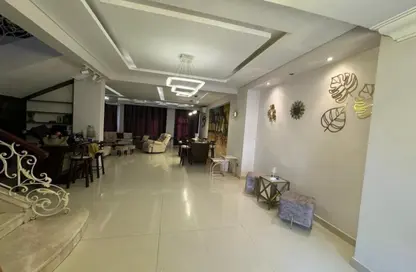 منزل مزدوج - 4 غرف نوم - 4 حمامات للبيع في ويست جايت - كمبوندات 6 أكتوبر - مدينة 6 أكتوبر - الجيزة