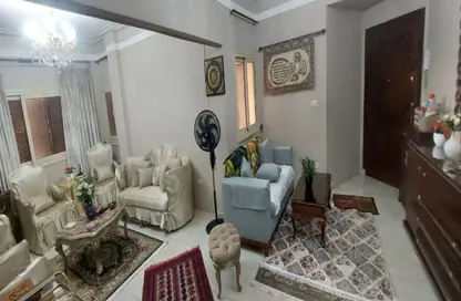 شقة - 2 غرف نوم - 1 حمام للبيع في شارع أبو المعالي - العجوزة - الجيزة