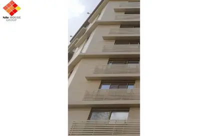 بناية كاملة - 8 غرف نوم - 8 حمامات للبيع في شارع توفيق دياب - جاردن سيتي - القاهرة