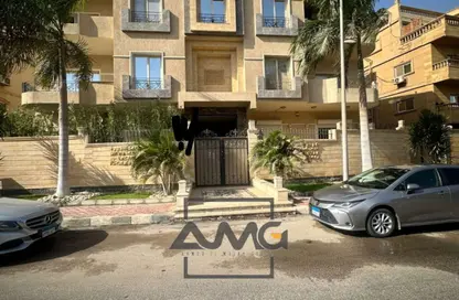 شقة - 3 غرف نوم - 2 حمامات للبيع في شارع مصعب بن عمير - المنطقة ه - حى جنوب الاكايمية - مدينة القاهرة الجديدة - القاهرة