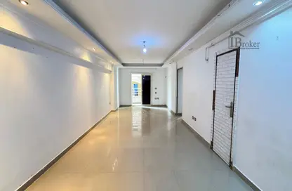 Apartment - 3 Bedrooms - 2 Bathrooms for rent in Abd Al Khalek Tharwat St. - Laurent - Hay Sharq - Alexandria