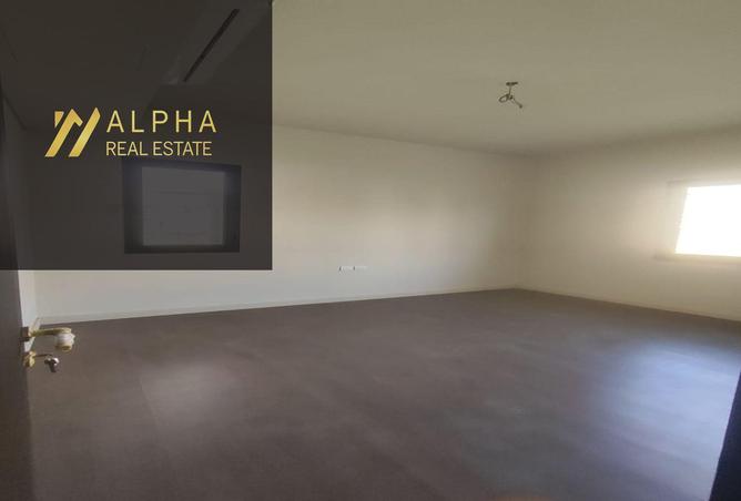 8128698 - Property Image 2