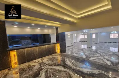 شقة - 4 غرف نوم - 5 حمامات للبيع في ميدان سفنكس - المهندسين - الجيزة