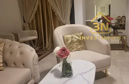 شقة - 3 غرف نوم - 2 حمامات للايجار في مون ريزيدنس - فيفث سكوير - التجمع الخامس - مدينة القاهرة الجديدة - القاهرة