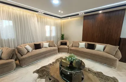 Apartment - 3 Bedrooms - 3 Bathrooms for sale in Fareek Awal Ali Amer St. - 6th Zone - Nasr City - Cairo
