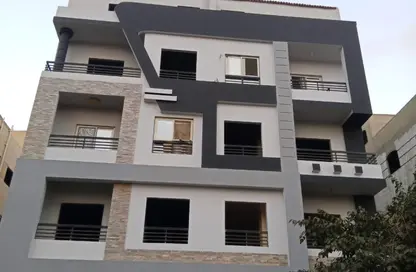 شقة - 3 غرف نوم - 2 حمامات للبيع في المجاورة الاولي - المنطقة الثامنة - مدينة الشروق - القاهرة