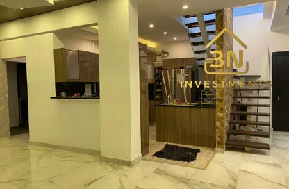 (بنتهاوس  (روف - 3 غرف نوم - 2 حمامات للايجار في جاليريا  مون فالى - المستثمرين الجنوبية - مدينة القاهرة الجديدة - القاهرة