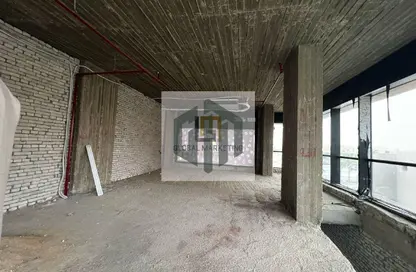 محل تجاري - استوديو - 2 حمامات للايجار في محور جمال عبد الناصر - التجمع الثالث - مدينة القاهرة الجديدة - القاهرة