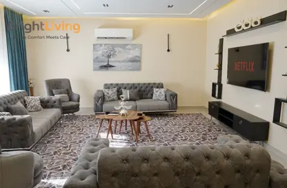 فيلا - 3 غرف نوم - 3 حمامات للايجار في مدينتي - القاهرة