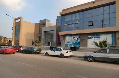 Retail - Studio for rent in The Lane - 26th of July Corridor - Sheikh Zayed City - Giza