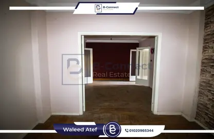 شقة - 3 غرف نوم - 2 حمامات للايجار في شارع ابراهيم حلمي - رشدي - حي شرق - الاسكندرية