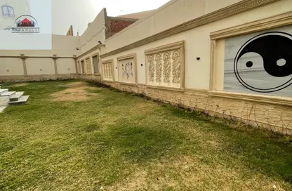 Villa - 6 Bathrooms for rent in Juhayna Square - 6 October City - Giza
