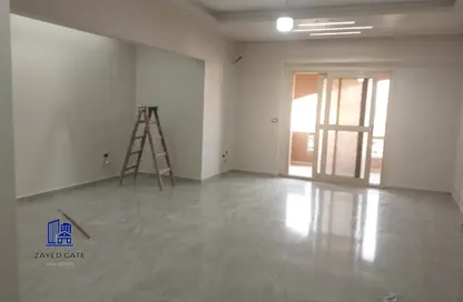 شقة - 3 غرف نوم - 2 حمامات للايجار في مدينة الخمائل - كمبوندات الشيخ زايد - الشيخ زايد - الجيزة