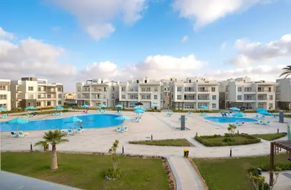 Chalet - 2 Bedrooms - 2 Bathrooms for sale in Sea View - Ras Al Hekma - North Coast