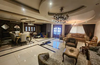 Apartment - 4 Bedrooms - 3 Bathrooms for sale in Abd Al Moneim Ismaeil St. - Almazah - Heliopolis - Masr El Gedida - Cairo