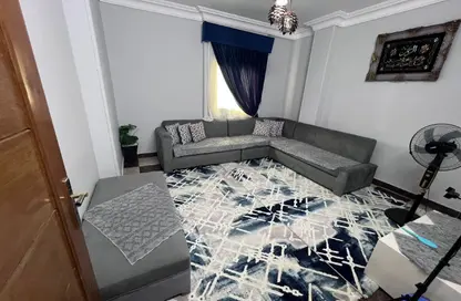 شقة - 3 غرف نوم - 2 حمامات للبيع في طريق بلبيس - خط 10 - الحي الثالث - مدينة العبور - القليوبية