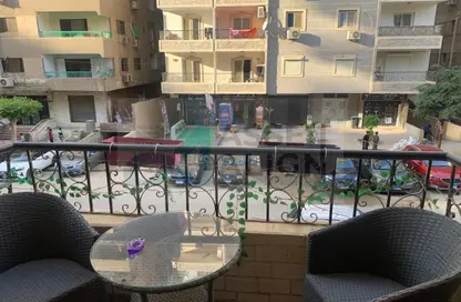 Apartment - 3 Bedrooms - 2 Bathrooms for sale in Hassan Ma'moon St. - 6th Zone - Nasr City - Cairo