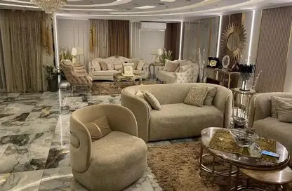 شقة - 4 غرف نوم - 3 حمامات للبيع في شارع امتداد مكرم عبيد - مساكن المهندسين - مدينة نصر - القاهرة