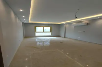 Apartment - 3 Bedrooms - 2 Bathrooms for sale in Mountain View iCity - 5th Settlement Compounds - The 5th Settlement - New Cairo City - Cairo