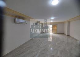مساحات مكتبية - 4 حمامات for للايجار in شارع شهاب - المهندسين - الجيزة