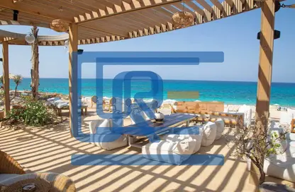 منزل مزدوج - 5 غرف نوم - 5 حمامات للبيع في المصيف - راس الحكمة - الساحل الشمالي