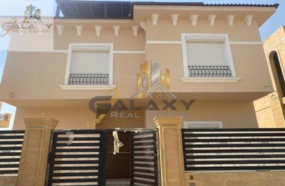 فيلا - 5 غرف نوم - 3 حمامات للبيع في ريحانا فيلاز - امتداد المستثمرين الشمالية - مدينة القاهرة الجديدة - القاهرة