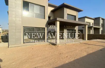 Villa - 5 Bedrooms - 5 Bathrooms for sale in Swan Lake Residence - 5th Settlement Compounds - The 5th Settlement - New Cairo City - Cairo