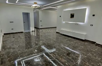 شقة - 3 غرف نوم - 2 حمامات للبيع في الحي 300 - التوسعات الشمالية - مدينة 6 أكتوبر - الجيزة